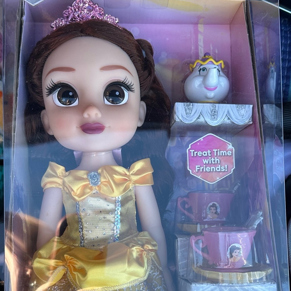 NWT Disney Princess Treat Time with Belle and Mrs. Potts Doll Set